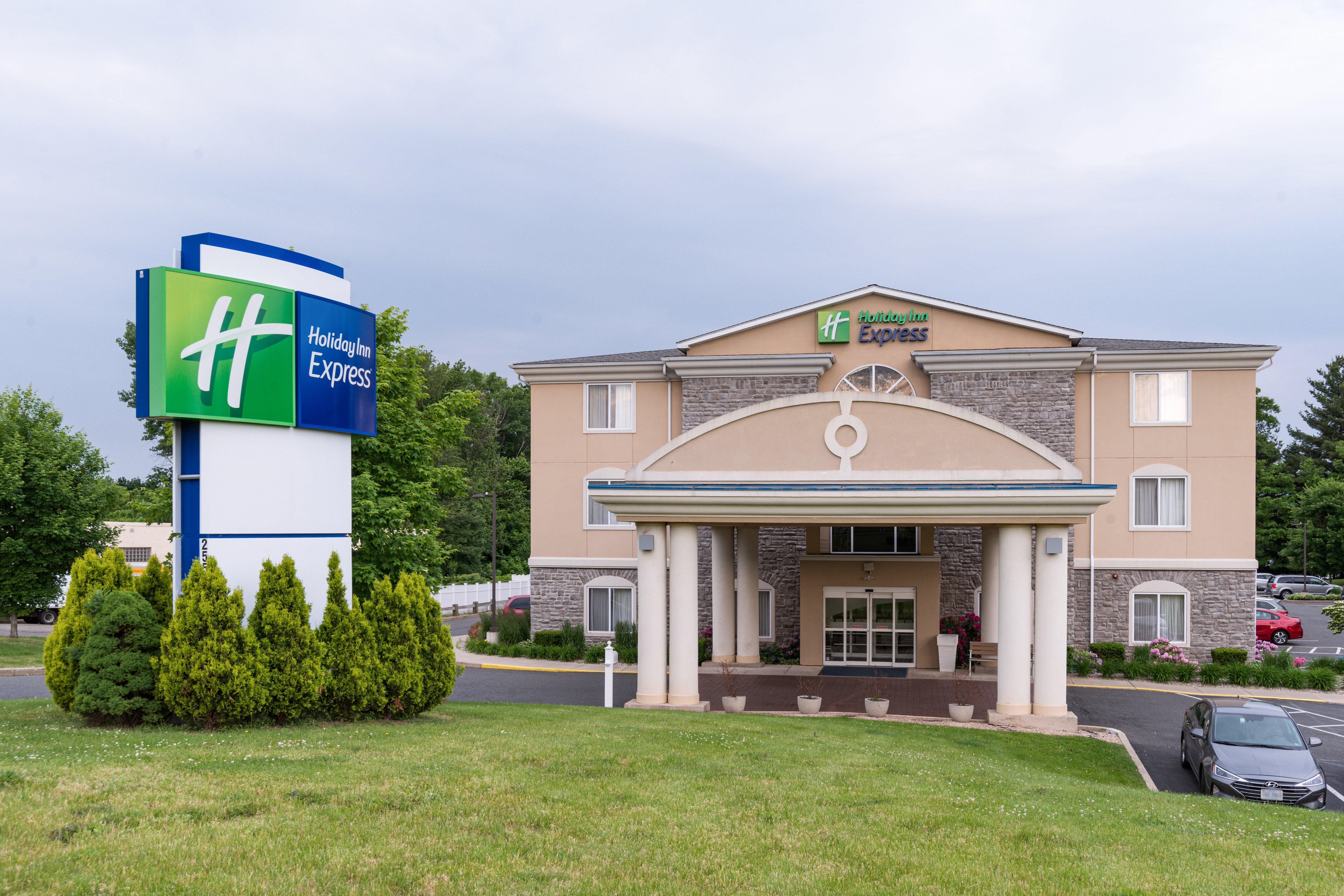 Holiday Inn Express Hartford-Newington By Ihg Exteriör bild