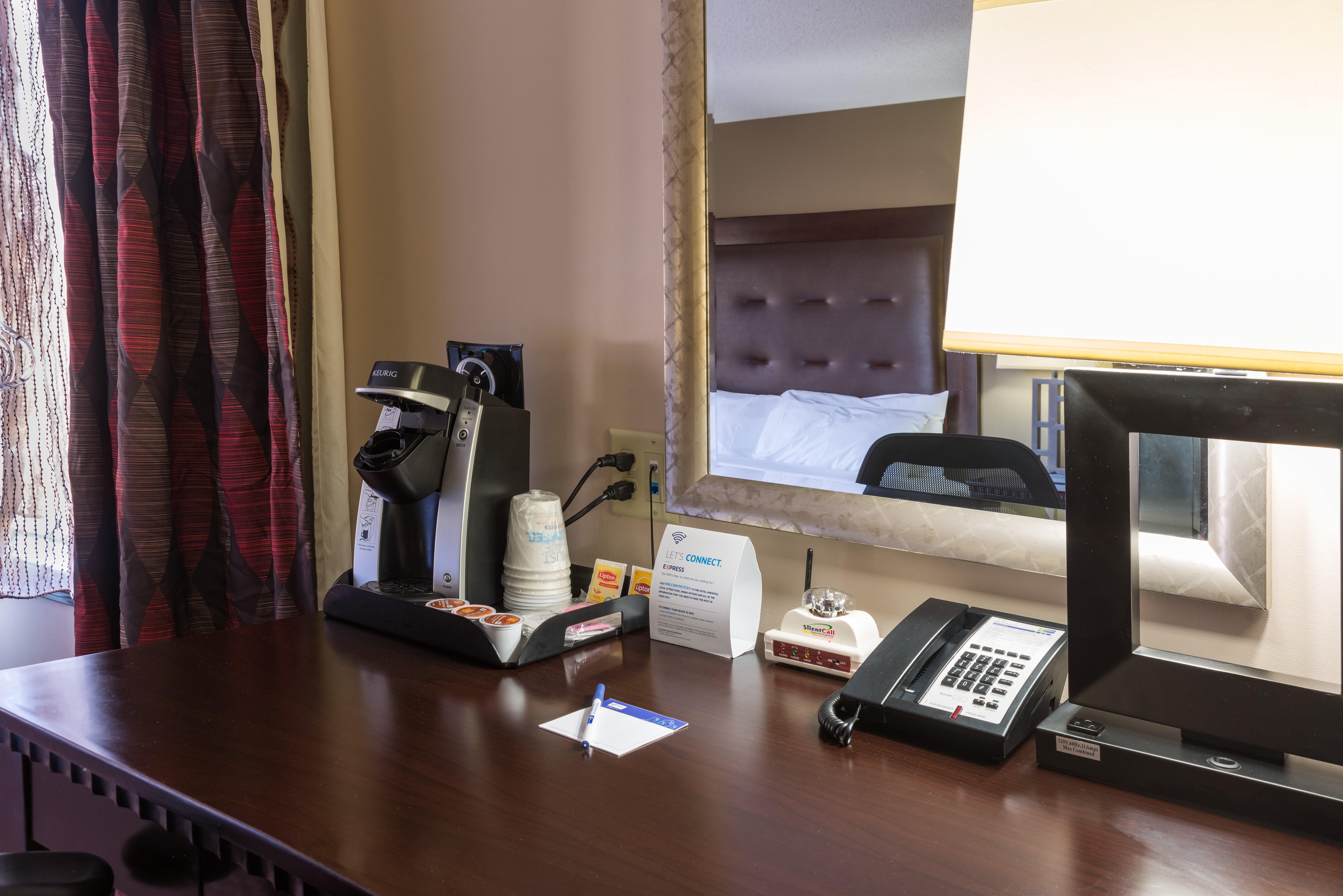Holiday Inn Express Hartford-Newington, An Ihg Hotel Exteriör bild