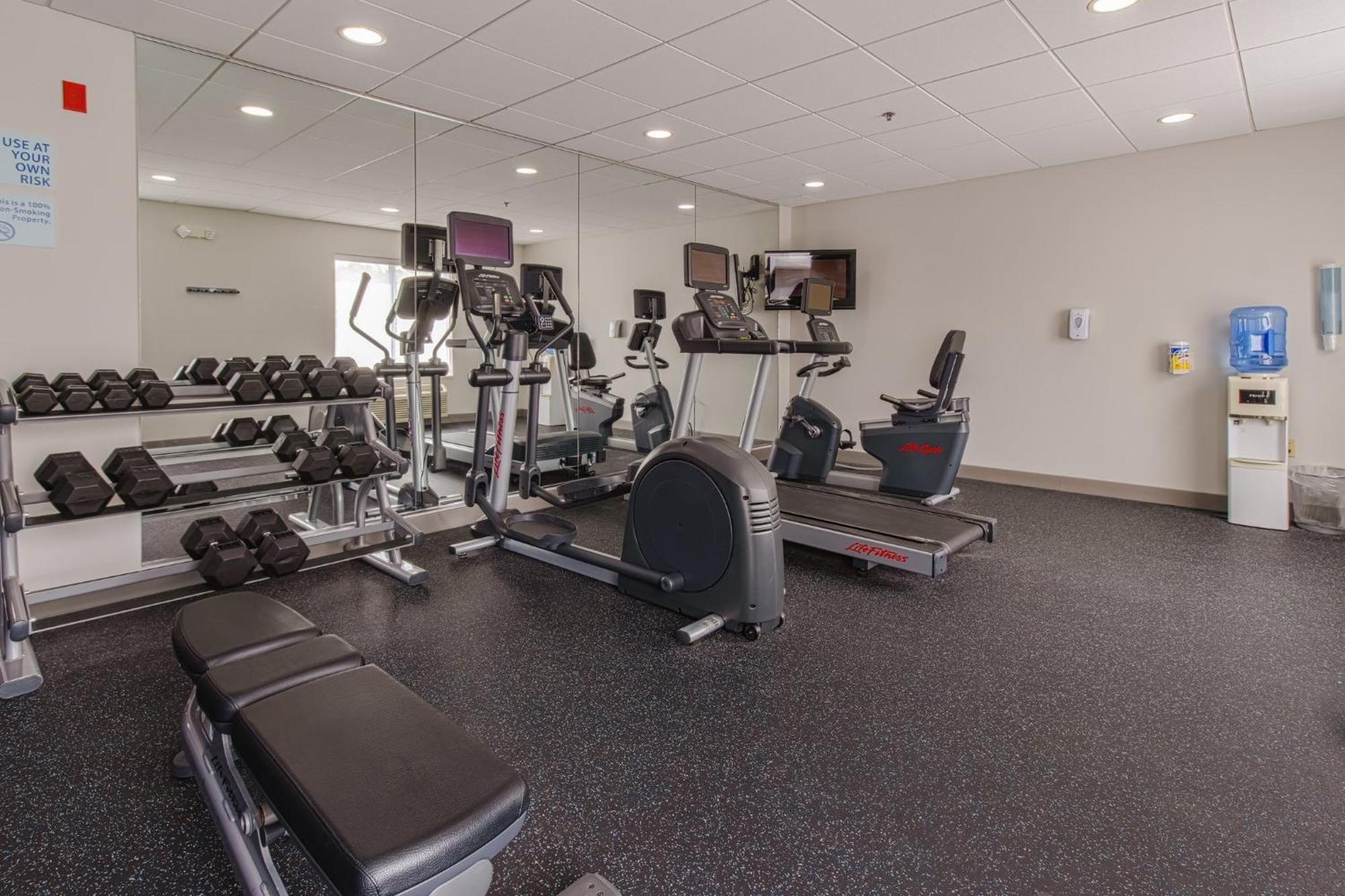 Holiday Inn Express Hartford-Newington By Ihg Exteriör bild