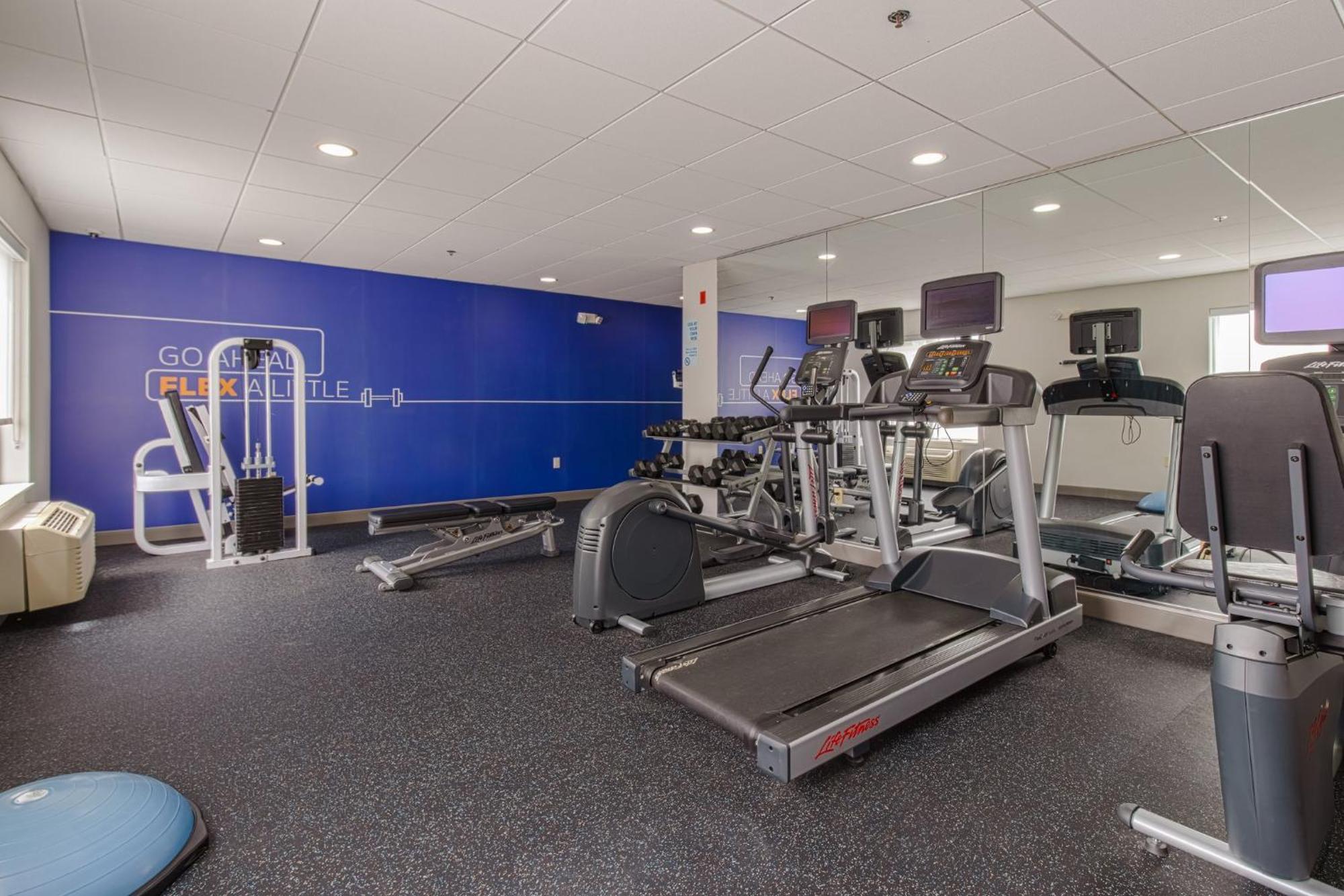 Holiday Inn Express Hartford-Newington By Ihg Exteriör bild