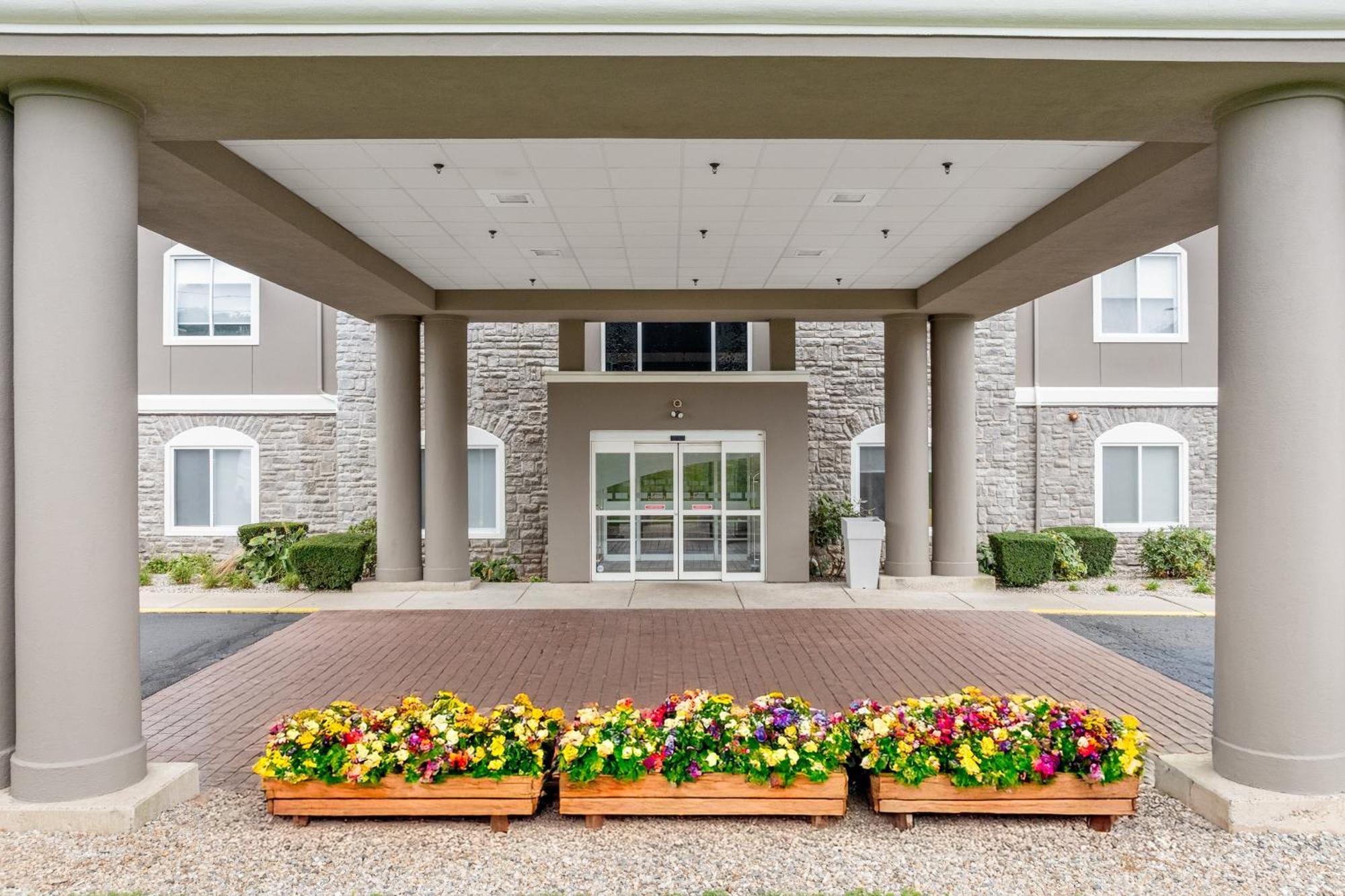 Holiday Inn Express Hartford-Newington By Ihg Exteriör bild