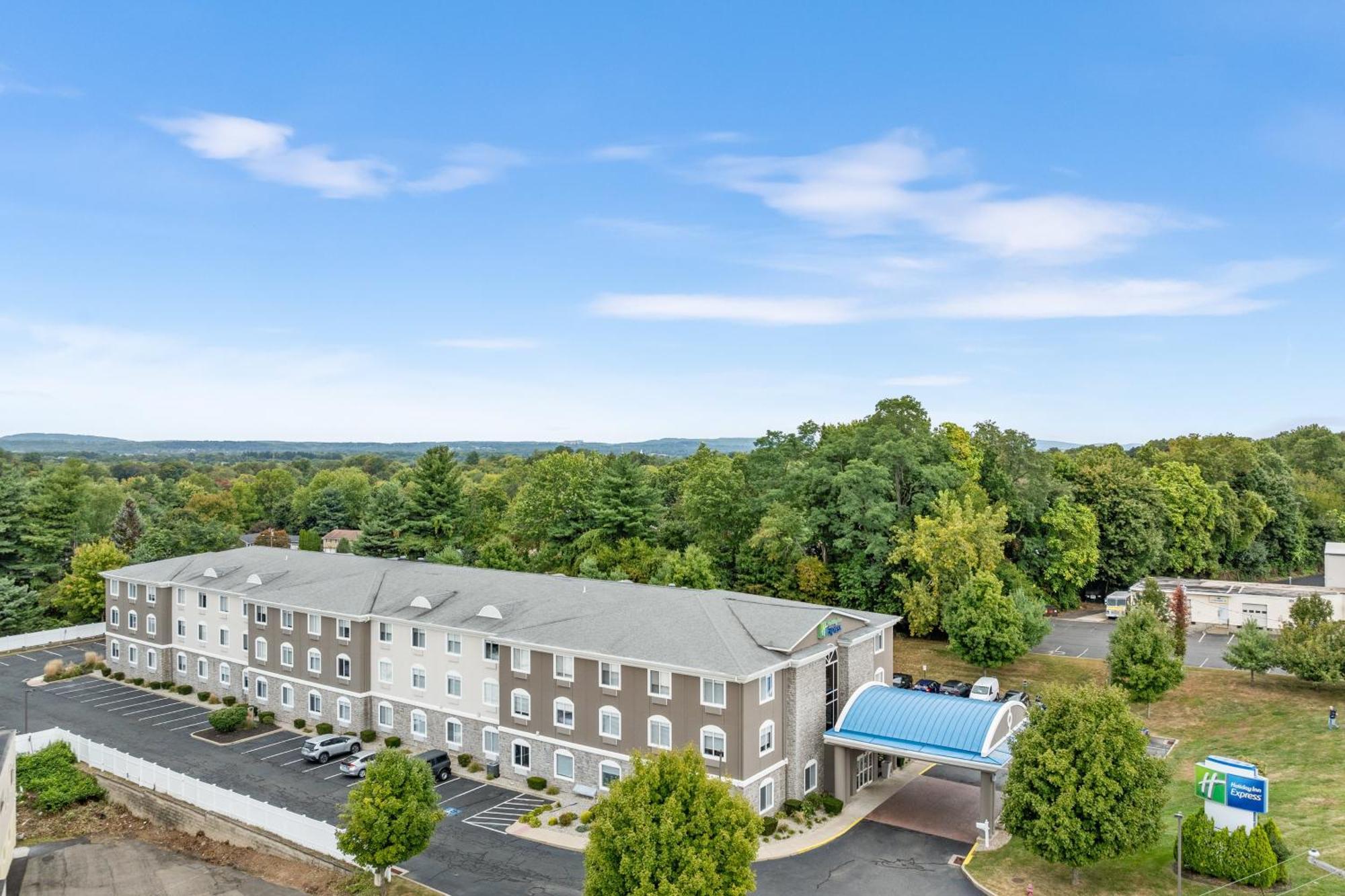 Holiday Inn Express Hartford-Newington By Ihg Exteriör bild